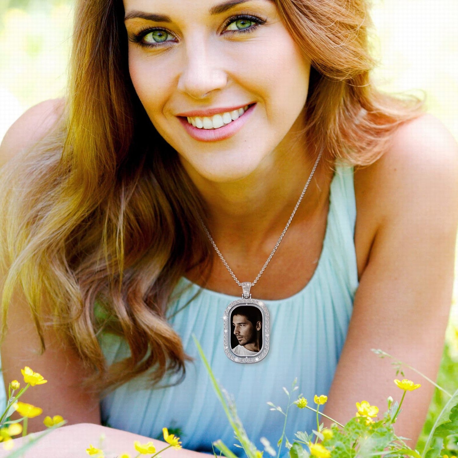 Customized photo frame necklace, personalized commemorative gifts, gifts for loved ones, gifts for grandmother and mother, Gifts for Mom