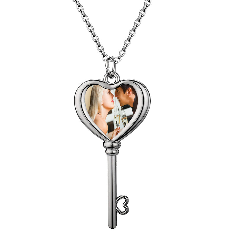 Dainty Initial Necklaces for Women Plated Letter Necklace Personalized Initial Pendant Necklace A-Z Necklace Tiny Letter Name Necklaces Christmas Gift for Girls