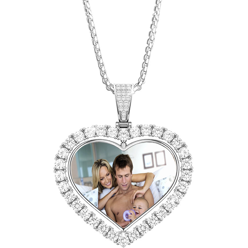 Butterfly Engraved Oval Necklace with Photo, Photo Locket Necklace, Butterfly Necklace, Christmas Gift, Wedding Gift, Sister Gift for Her