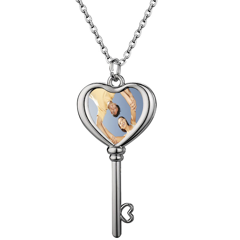 Dainty Heart Necklace for Women Trendy /Silver Plate Cute Heart Pendant Choker Necklaces Love Heart Chain Necklace for Women Dainty Jewelry Gifts for Women